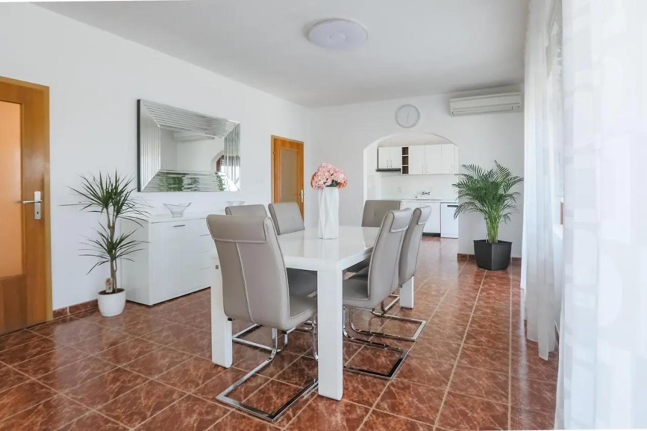 Apartments Zdenka Rovinjsko Selo
